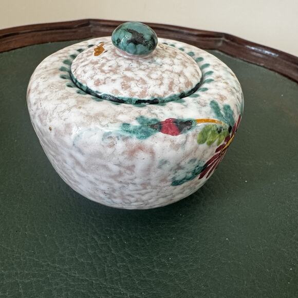 Italian Ceramic Sugar Bowl & Lid Hand Painted Signed Italy Floral Trinket Box 3" - Picture 4 of 16